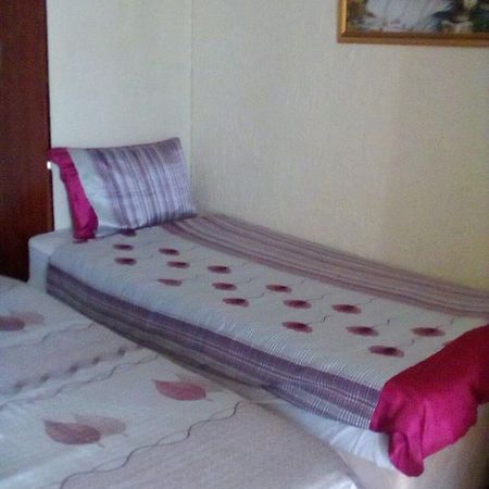 Guest House Macauly Joanesburgo Exterior foto