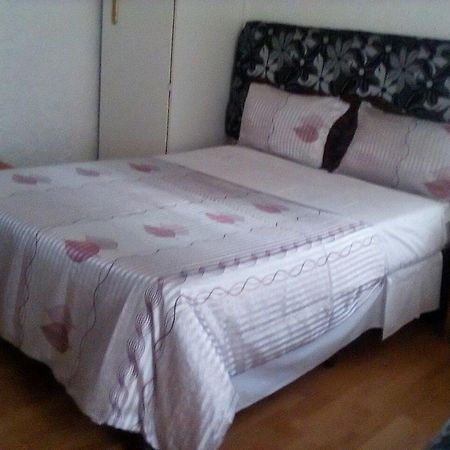 Guest House Macauly Joanesburgo Exterior foto